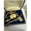 Image 3 : BOX VINTAGE PINS & JEWELRY