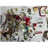 Image 5 : BOX VINTAGE JEWELRY