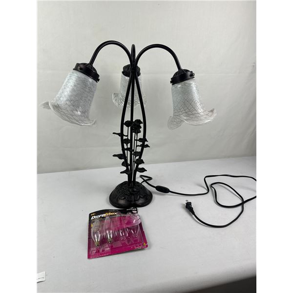 Tiffany-style Art Nouveau 3-Light Pond Lily Table Lamp