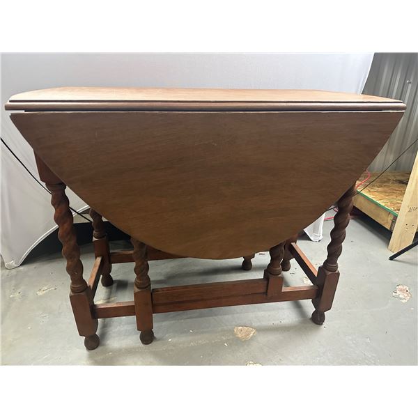 Antique Oak Gate-Leg Drop-Leaf Table