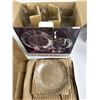 Image 3 : New Floral Medley 16-Piece Dinnerware Set & Gold Decal 2.3 Litres Glass Dispenser with Lid