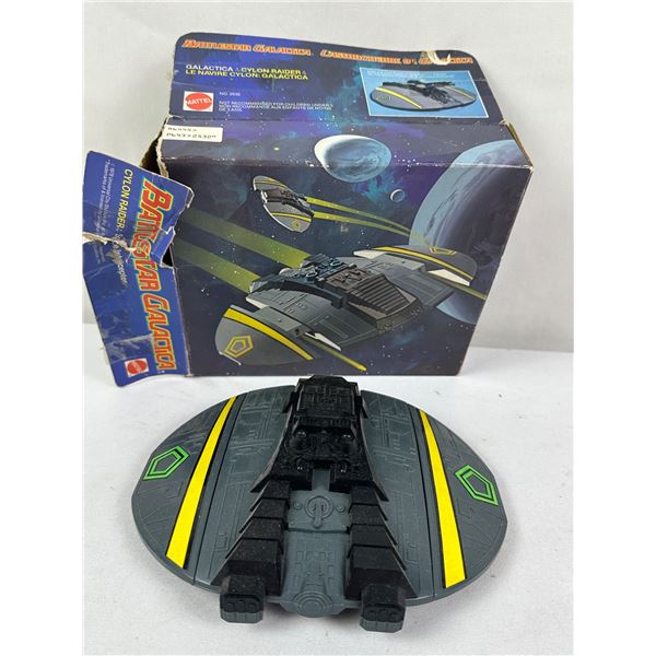 BattleStar Galactica Cylon Raider with box