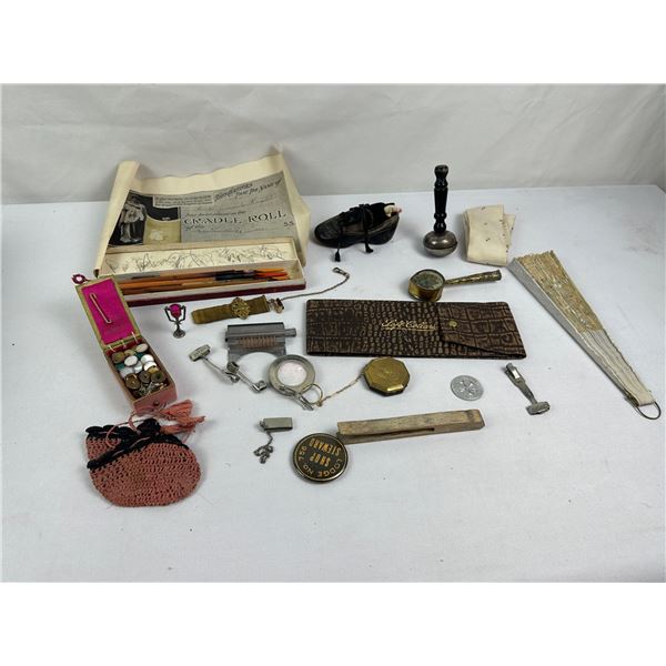 Box Antique & Vintage Items