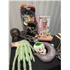 Image 2 : Halloween Decorations