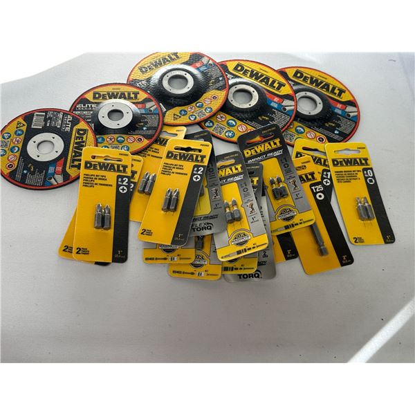 DeWalt Lot 5 Metal Cutting Discs + 15 Packs Assorted Drill Bits Tool Lot