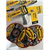 Image 2 : DeWalt Lot 5 Metal Cutting Discs + Assorted Drill Bits + 10 Pack Phillips Bit Tips Tool Lot