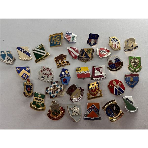 30 US Army DUI Badges Pins Various Conditions Some Previously Mounted Military Insignia Lot