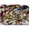 Image 2 : Massive 150+ Military Badges, Patches, Shoulder Titles & DUI Pins – World Armies Lot