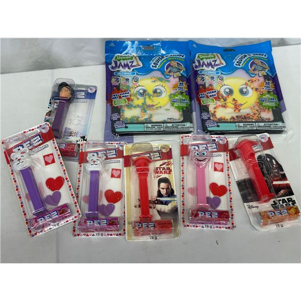8-Piece Kids Toy & Collectibles Lot, 6 PEZ Collectibles & 2 Doodle Jamz