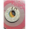 Image 4 : 34 - 1980/1970 Rock 45s