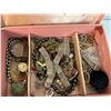 Image 2 : Box Estate Jewelry