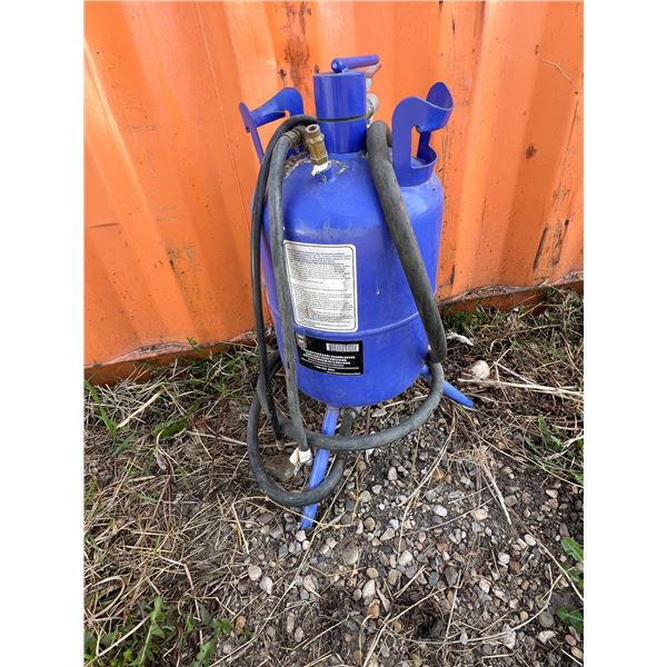 Power Fist 5 Gallon Pressure Sandblaster