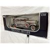Image 1 : 1/18 Scale Collector Car