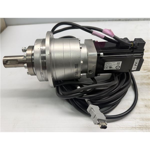 Keyence #SV-M040AS AC Servo Motor w/#VRT-090-20-F3-14BK14 Gear Head & Cable