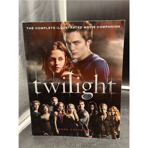 Twilight Illustrated Movie Companion Book
