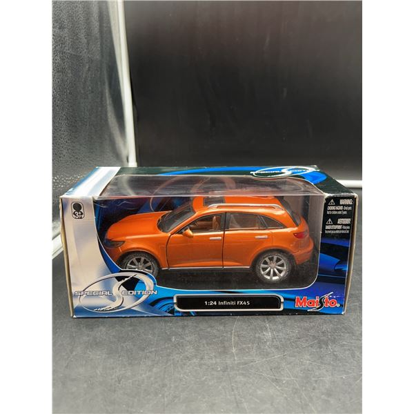 Maisto 1:24 Infiniti FX45 Die-Cast Model