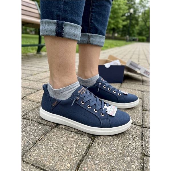 Skechers Swift Fit Navy Sneakers Size 8
