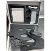 Image 4 : LED Light Therapy Mask Kit with Accessories