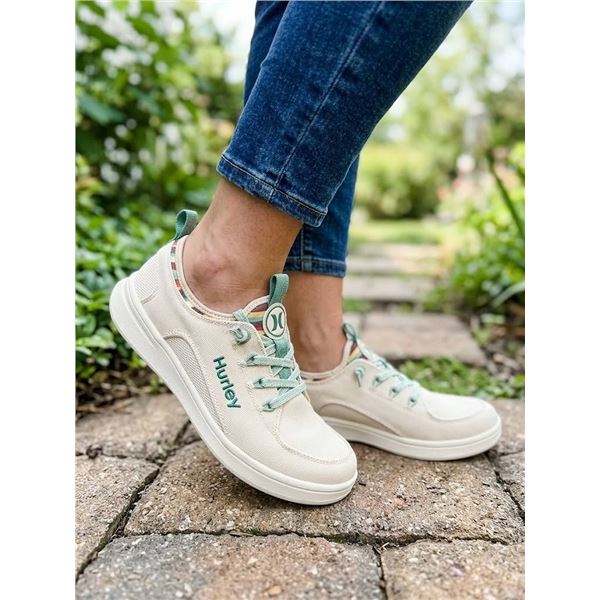 Hurley Beige/Green Lace-Up Sneakers Size 7