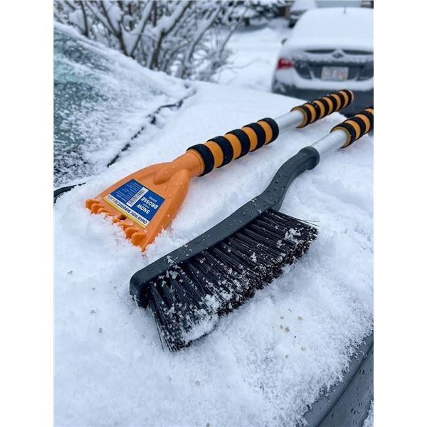 Lot of 2 - On the Run MarchÃ© Snow Brushes