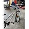 Image 4 : Infinity Hybrid Bike with Shimano Components