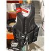 Image 2 : Hyperlite Adult Medium Life Vest