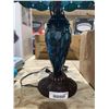 Image 5 : Blue Stained Glass Table Lamp With Ornate Base