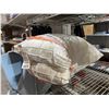 Image 5 : Roots Home Set of Two Standard Pillows