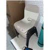 Image 3 : 4 Beige Plastic Stackable Chairs (Chairs only)
