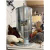 Image 1 : Farm-Tuff 8 Gallon Poultry & Game Bird Waterer