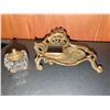 Image 3 : Brass Ornate Inkwell Stand with Glass Inkwell and Parker Quink Ink