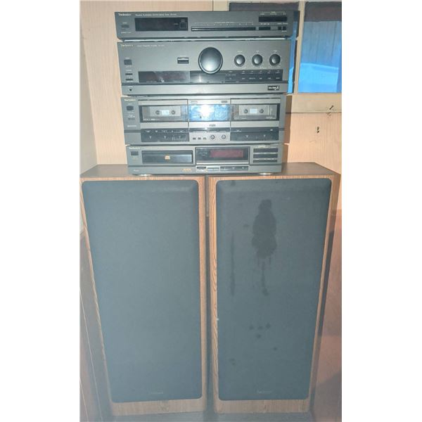 Technics Stereo System with Speakers Plus Two Framed Baseball Prints
