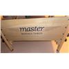 Image 4 : Master Massage Tables Portable Massage Table with Face Cradle