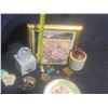 Image 17 : Decorative Home Decor Lot With Artwork, Plates, Figurines, and Crystal Accents