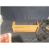 Image 19 : Lot: Traveler Stamp Album, Chronological Study Bible, and more