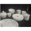 Image 6 : Arcopal Opal Glass 20-Piece Dinnerware Set With Floral and White Patterns