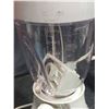 Image 8 : Hamilton Beach 10-Speed Blender with Assorted Plates and Kitchen Accessories