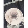 Image 9 : Hamilton Beach 10-Speed Blender with Assorted Plates and Kitchen Accessories