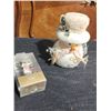 Image 9 : Christmas Decor, Collector Plates, Ornaments, and Holiday Items