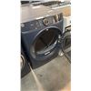Image 2 : GE SMART FRONT LOAD STEAM WASHING APPLIANCE UNIT 28X32X39.75 INCHES