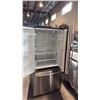 Image 2 : GE GWE19JYLGFFS FRENCH DOOR REFRIGERATOR, 18.6 CU. FT., COUNTER-DEPTH, INTERNAL WATER, WHITE FINISH