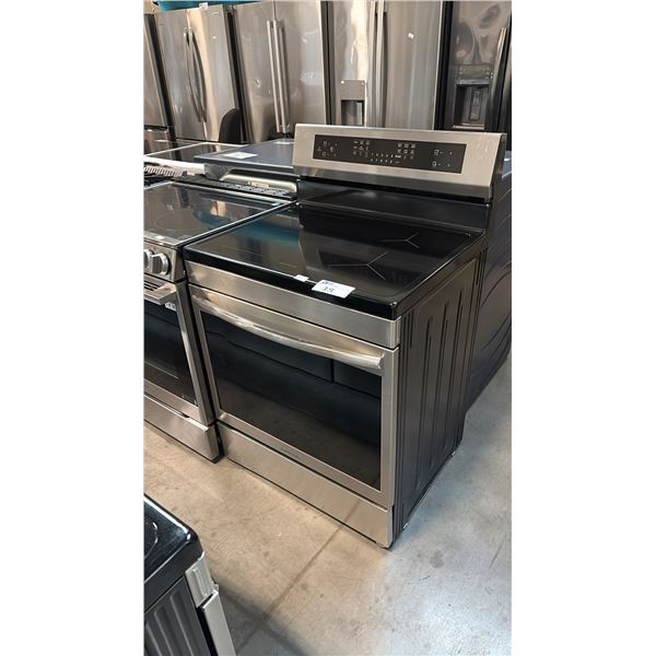 FRIGIDAIRE REAR-CONTROL INDUCTION RANGE, TOTAL CONVECTION, AIR FRY, STAINLESS STEEL 36"W X 30"D X 70