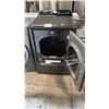 Image 2 : SAMSUNG DVE50A5405V/AC 27-INCH ELECTRIC DRYER, 7.4 CU. FT., SMARTTHINGS, STEAM, BLACK STAINLESS