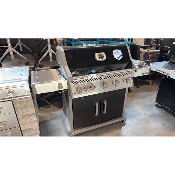 NAPOLEON ROGUE SERIES PREMIUM OUTDOOR CART GAS GRILL BLACK ENAMEL STAINLESS ACCENTS