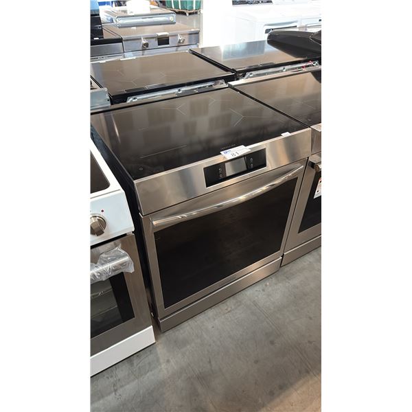 FRIGIDAIRE GALLERY GCFI307CBFB INDUCTION RANGE, 30-INCH, 6.2 CU. FT., STONE-BAKED PIZZA MODE