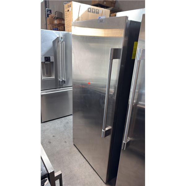 ELECTROLUX EI33AF80WS3 33 INCH 19 CU FT SINGLE DOOR ALL FREEZER