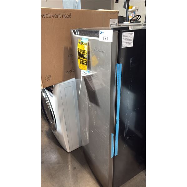 INSIGNIA NS-UZ70SS4-C 7.0 CU FT GARAGE READY UPRIGHT CONVERTIBLE FREEZER REFRIGERATOR STAINLESS
