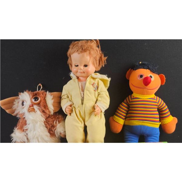 3 Vintage Plush Dolls and 15 Disney/Children’s Books