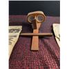Image 2 : Mercury Stereoscope with Underwood & Underwood Cards and Three Cast Figures
