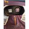Image 5 : Mercury Stereoscope with Underwood & Underwood Cards and Three Cast Figures
